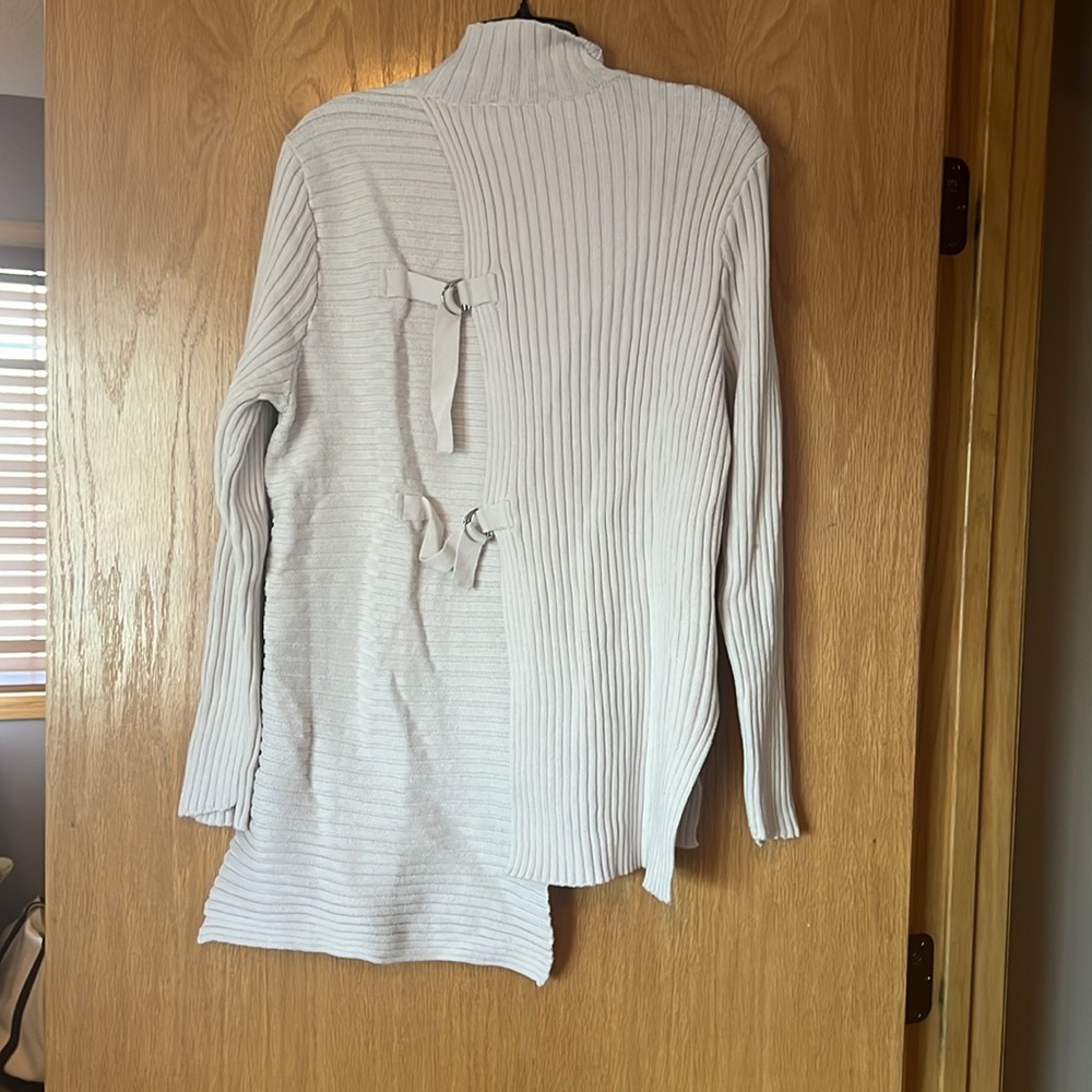 Cream Ribbed Asymmetrical Sweater - Picture 3 of 3